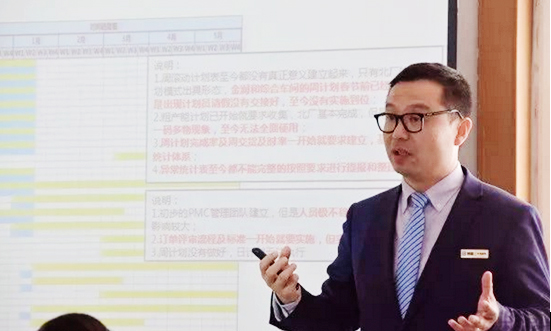 項目經理李鐵柱老師現場輔導