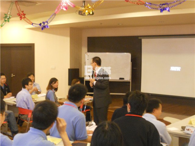 上海展華電子班組管理內部講師培訓現(xiàn)場