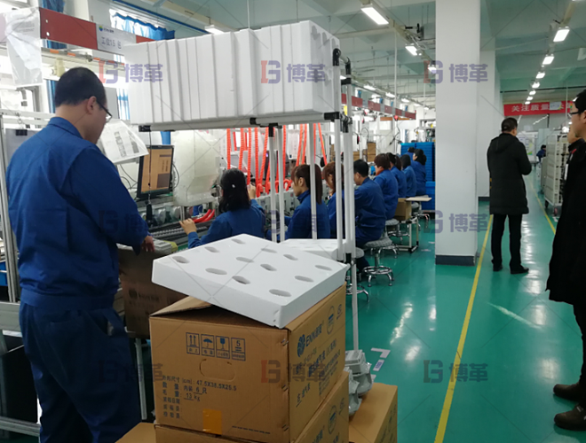 采用雙邊流水線，節(jié)約空間，電子組裝材料水蜘蛛配送。